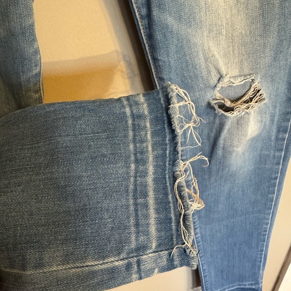 Levi’s Women's High-Rise Skinny Blue Distressed Jeans - Picture 6 of 9